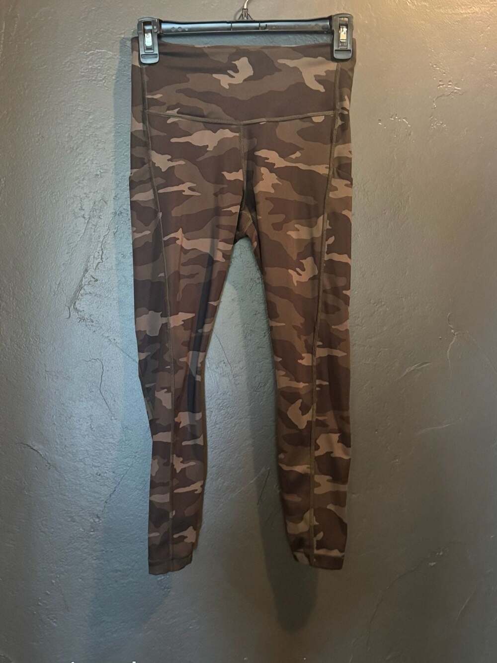Athleta Ultimate Camo 7/8” High-Rise Leggings with Side Pockets XS